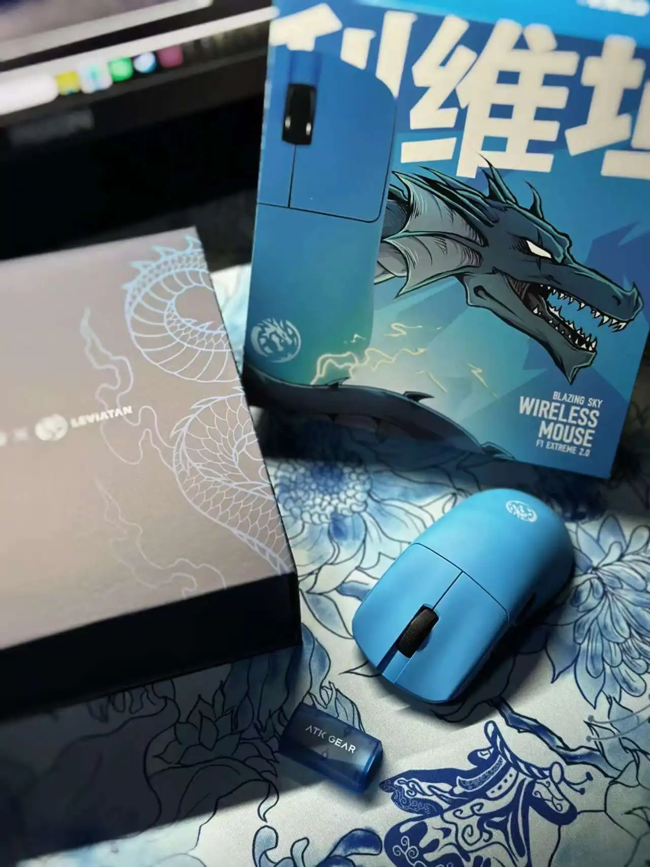 ATK Blazing Sky F1 V2 Ultimate - đánh giá và giá Wireless Gaming Mouse